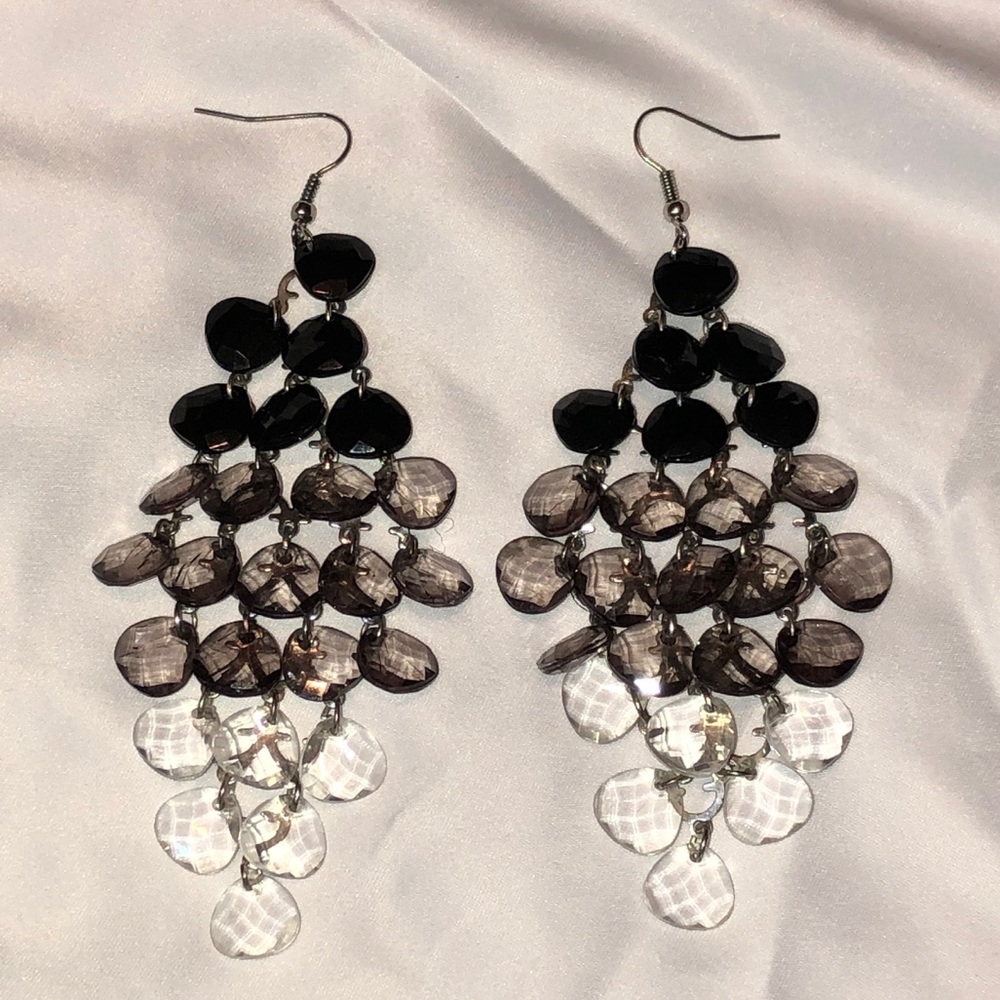 BLACK GRAY SILVER CLEAR GEM OMBRÉ DANGLING EARRING